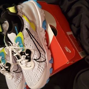 Very comfortable,  but didnt have many outfits to go with them.